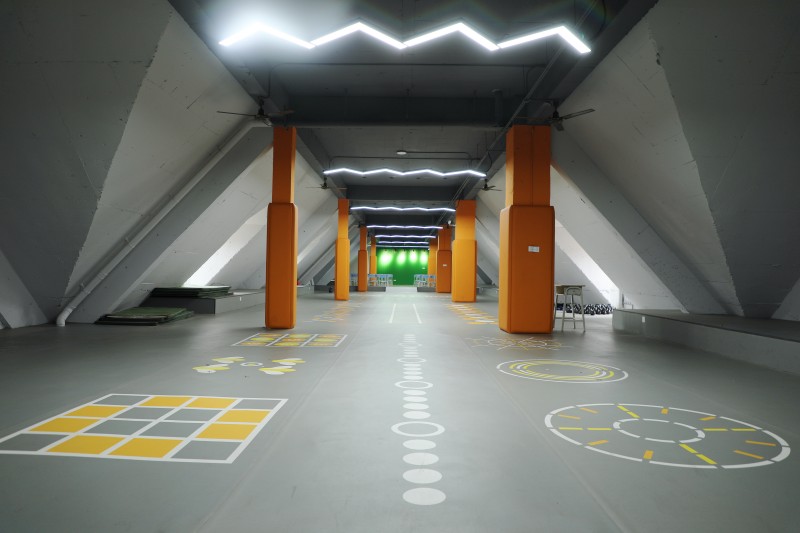 空保室内训练场